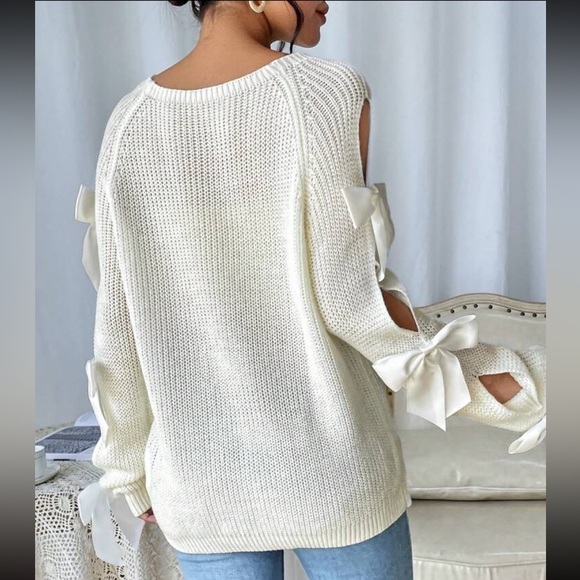 Classic Bow Cut Out Long Sleeve Sweater Top Holiday Christmas - Picture 5 of 16